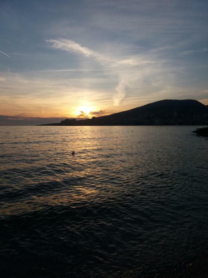 Eduart Apartments Sarandë Eksteriør billede